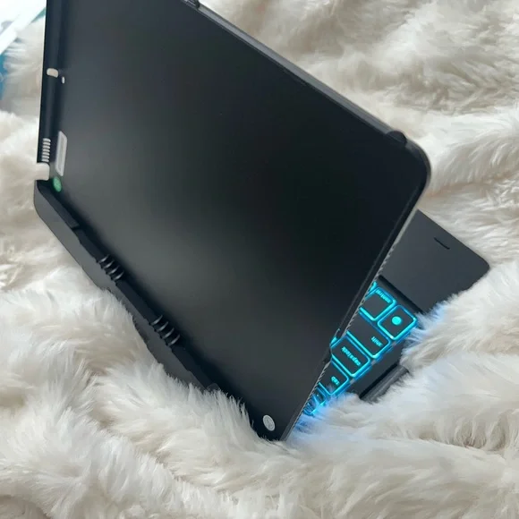 Ipad Keyboard Case - Picture 6 of 7